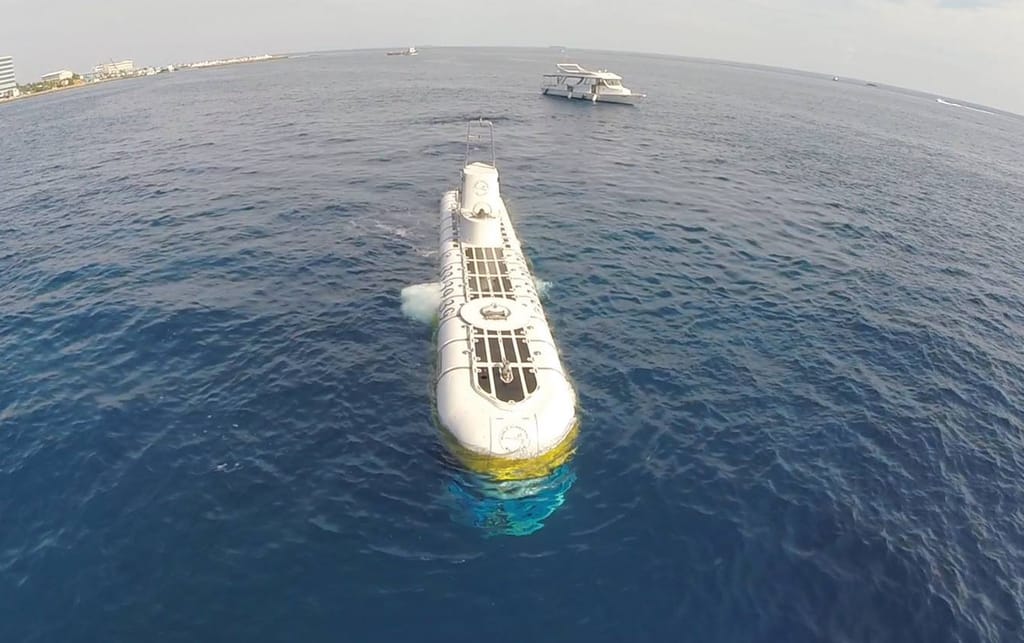 サブマリンツアー（潜水艦） の写真