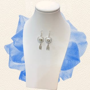 Silver dangle earring with sea shell (EH502) Silver dangle earring with sea shell (EH502)