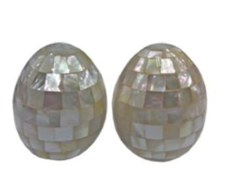 Set artigianale di sale e pepe alle Maldive con guscio d'ostrica (LXH005) Set artigianale di sale e pepe alle Maldive con guscio d'ostrica (LXH005)