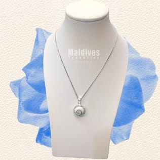 Silver pendant with sea shell (PH208) Silver pendant with sea shell (PH208)