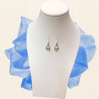 Silver dangle earring with mother of pearl (EH526) Silver dangle earring with mother of pearl (EH526)