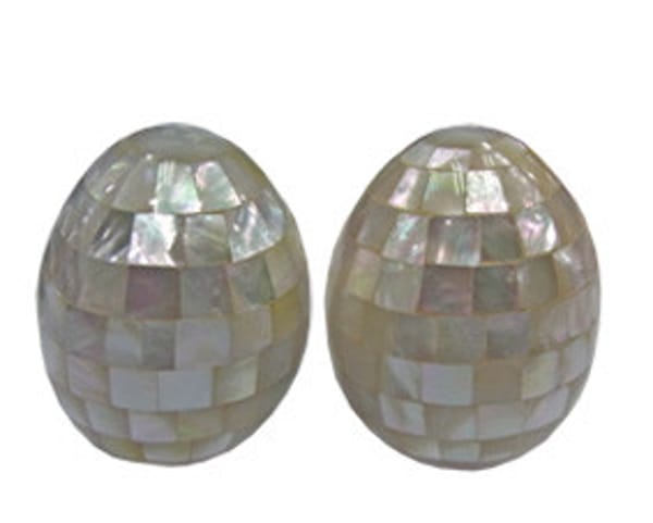 Set artigianale di sale e pepe alle Maldive con guscio d'ostrica (LXH005) Set artigianale di sale e pepe alle Maldive con guscio d'ostrica (LXH005)