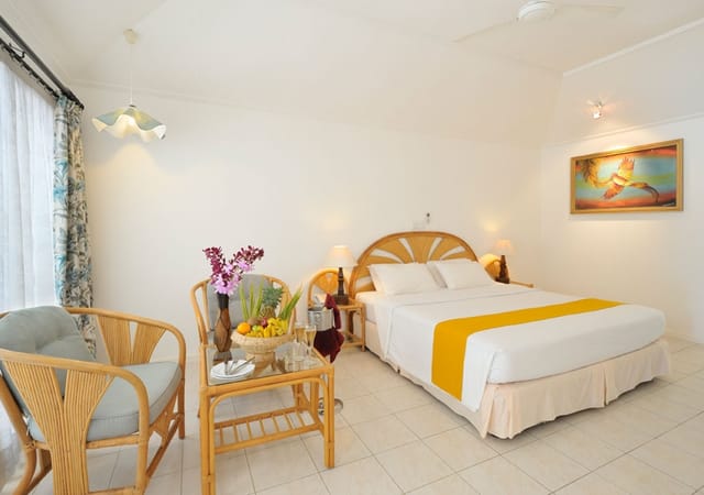 Holiday Island Resort & Spa Holiday Island Resort & Spa