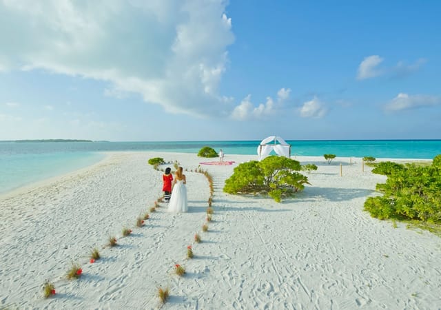 Holiday Island Resort & Spa Holiday Island Resort & Spa