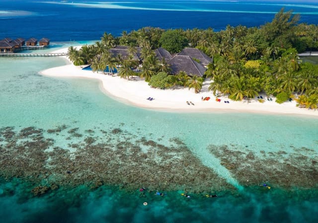 Vilamendhoo Island Resort & Spa Vilamendhoo Island Resort & Spa