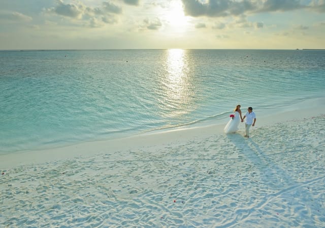 Holiday Island Resort & Spa Holiday Island Resort & Spa