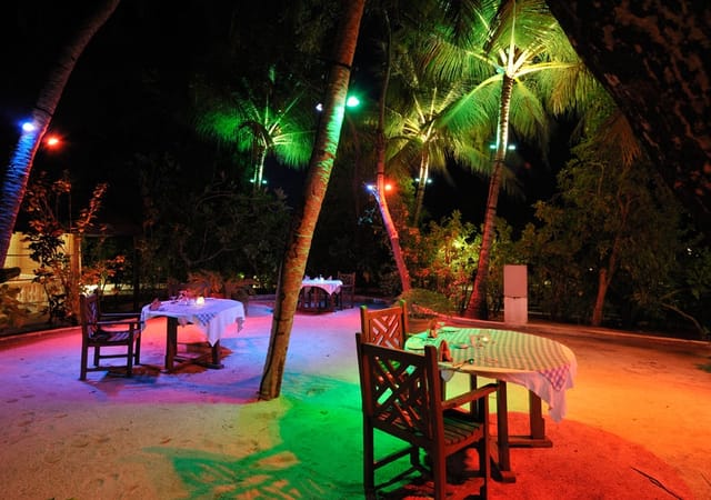 Holiday Island Resort & Spa Holiday Island Resort & Spa