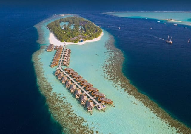 Vilamendhoo Island Resort & Spa Vilamendhoo Island Resort & Spa