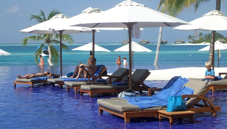 Tourist safety in Maldives Assured as Covid Vaccinations Reach 96% Tourist safety in Maldives Assured as Covid Vaccinations Reach 96%